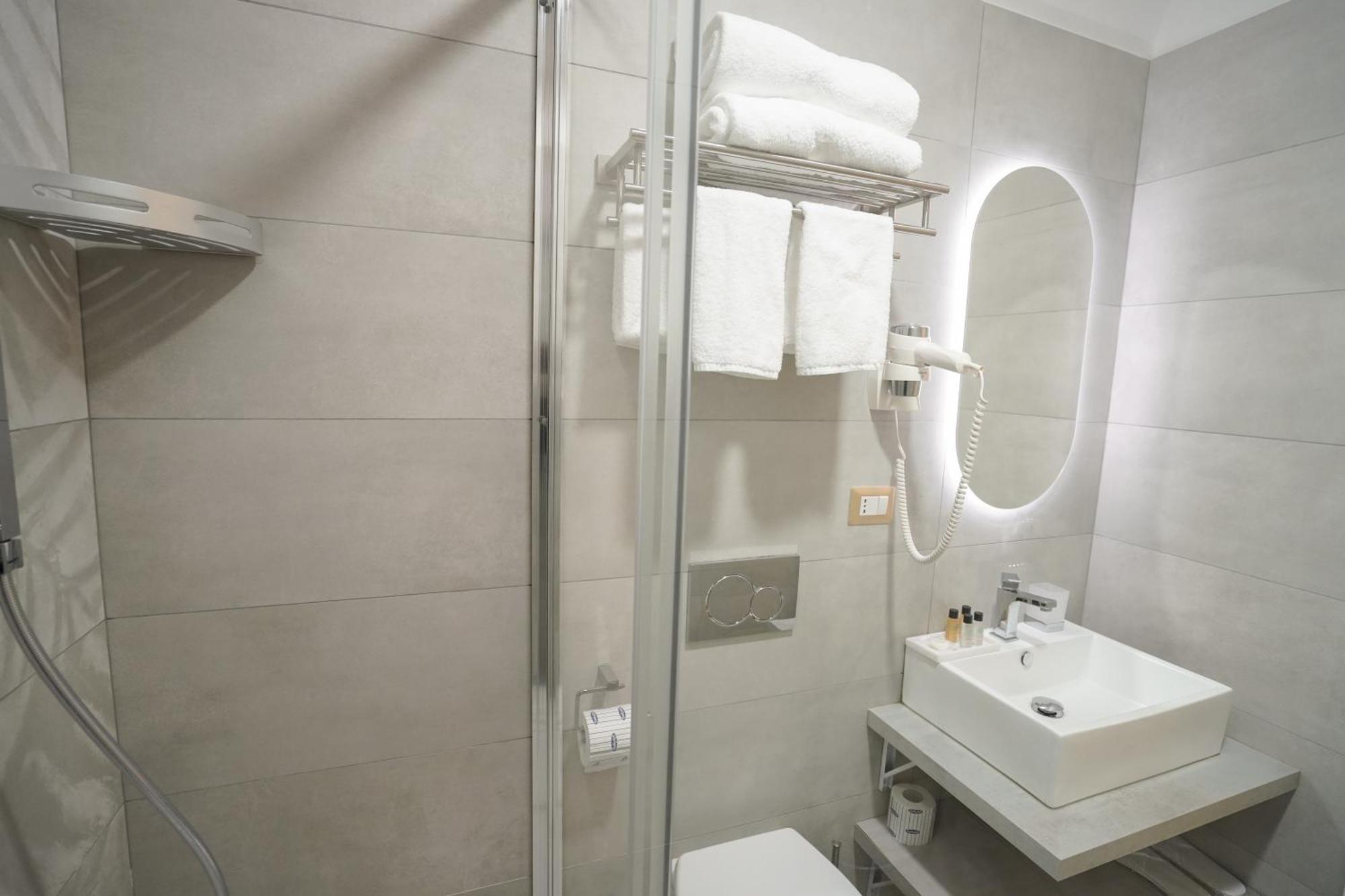 Charm&Bella Guesthouse Рим Екстер'єр фото