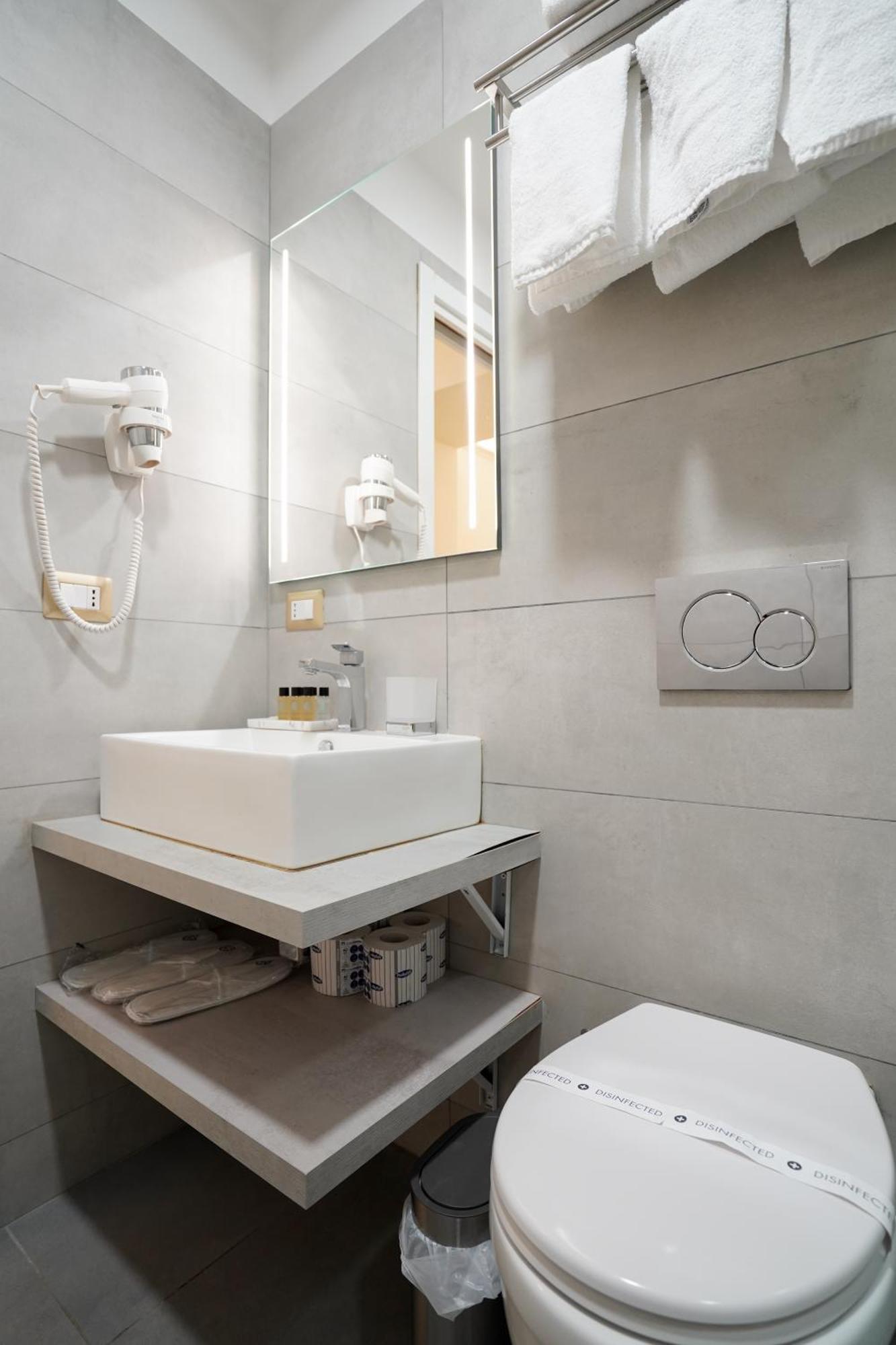 Charm&Bella Guesthouse Рим Екстер'єр фото